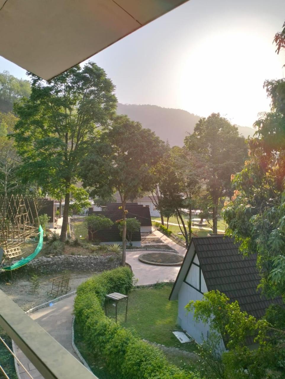 Welcomheritage Tarangi Ramganga Resort Marchula Екстериор снимка